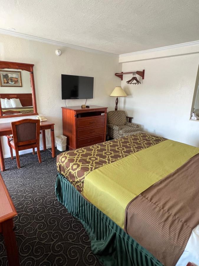 Americas Best Value Inn Hanford Exterior foto