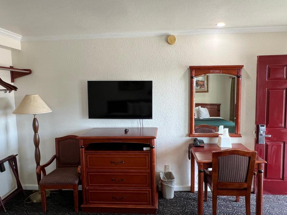 Americas Best Value Inn Hanford Exterior foto